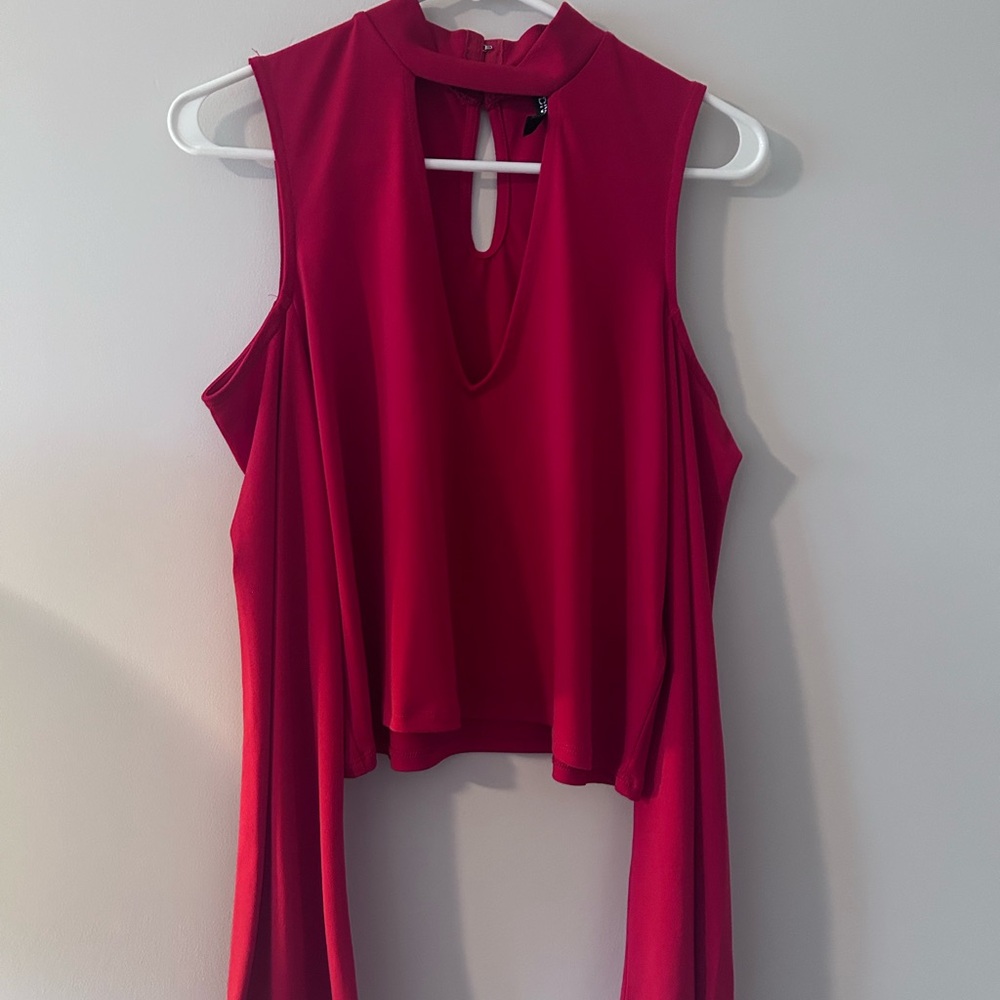 H&M DIVIDED • Red Cut Out Shoulder Top • M • - Picture 2 of 12